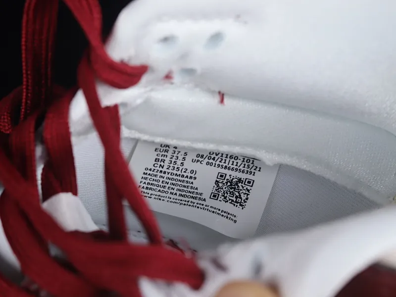 All categories Nk SB Dunk Series Nk SB Dunk Low low-top sneakers Cost-effective version Nk Dunk Low "Team Red" metal buckle burgundy SB low-top sports and leisure sneakers DV1160-101
